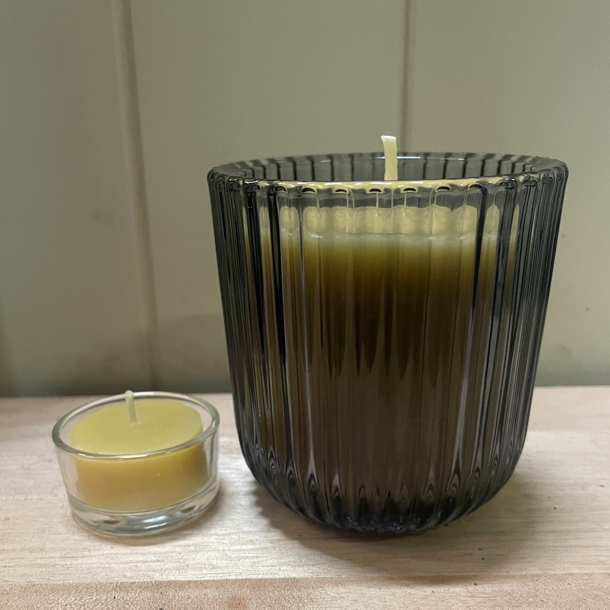 Beeswax Ribbed glass candle